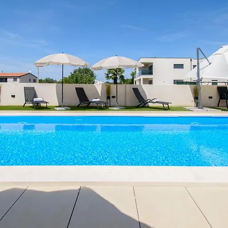 Modern Angelina In - By Istrabook Villa *