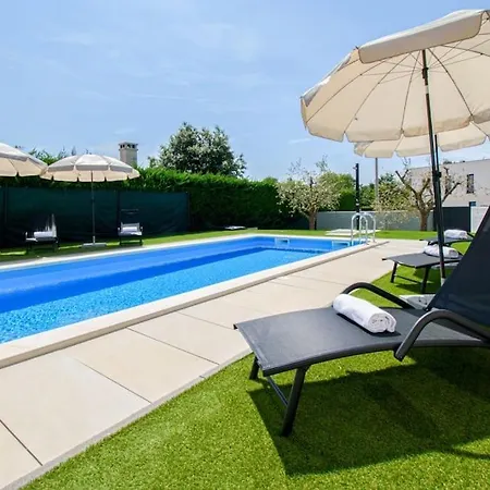 Villa Modern Angelina In - By Istrabook *