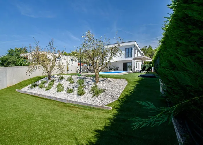 Villa Modern Angelina In - By Istrabook Poreč