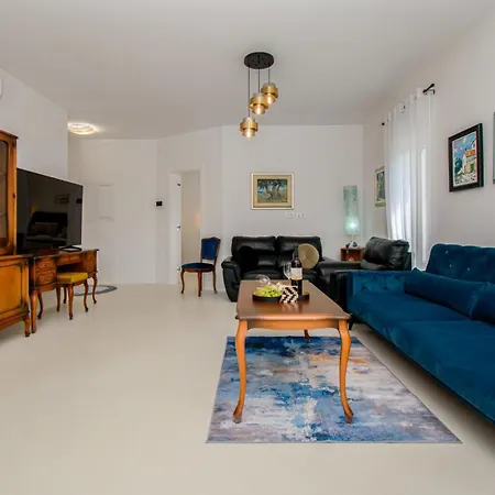 Modern Angelina In Villa